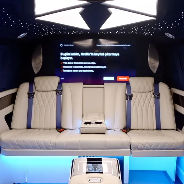 Vanguard Luxury Lounge Middle